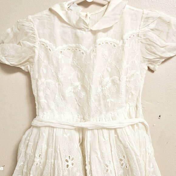 GIRLS 1950'S WHITE BAPTISM DRESS W/EMBRIODERED DETAIL - Picture 1 of 8